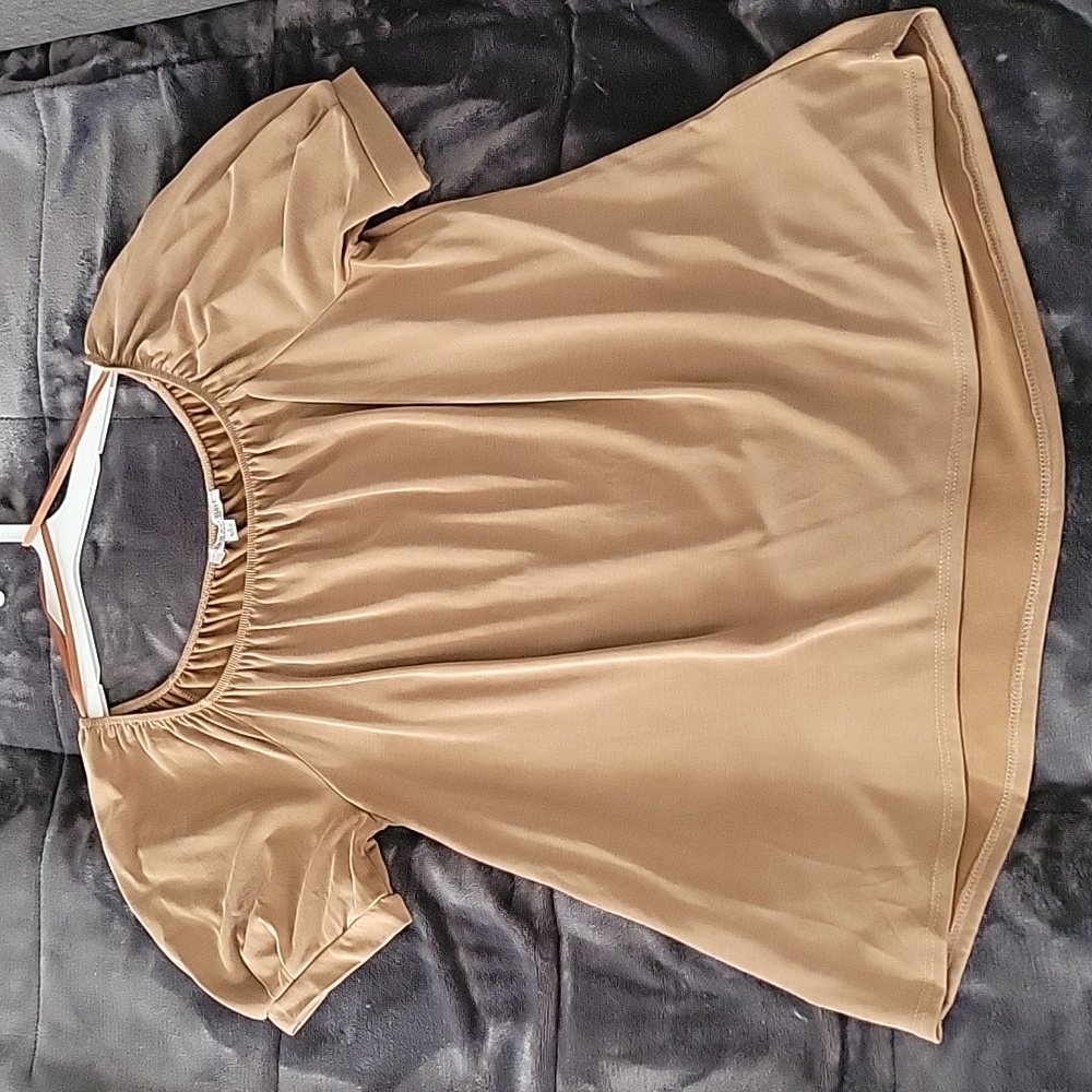 Large, Tan Short Sleeve
